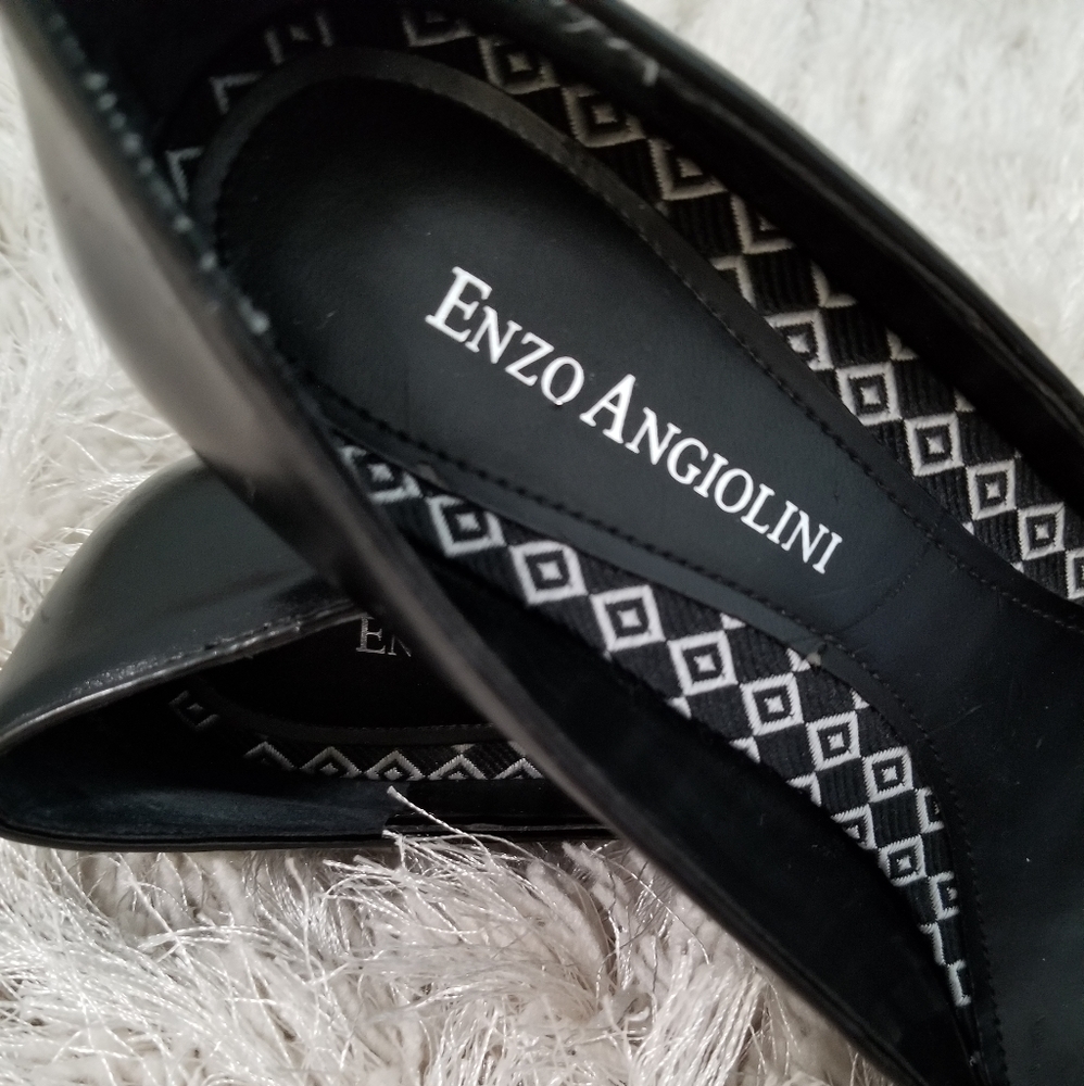 Heels - Picture 4 of 7